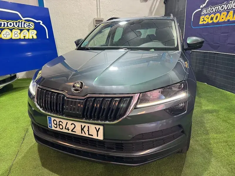 Usado Skoda Karoq Style 150 CV (110 kW) 2018 Gris / plata SUV