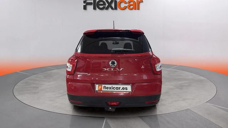 Usado Ssangyong (KGM) XLV Limited 116 CV (85 kW) 2017 Rojo SUV