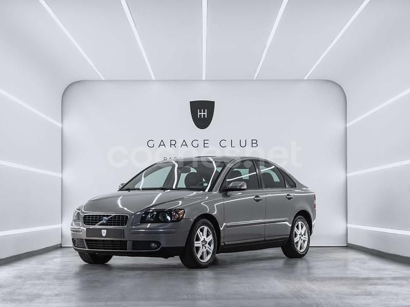 Gris / plata Usado 2005 Volvo S40 Momentum Berlina | 2999 € (Buen precio) - Imagen 1/4