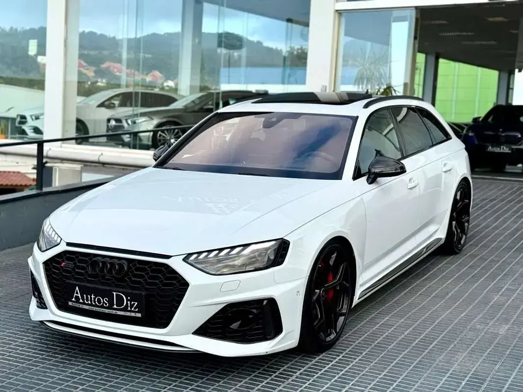 Usado Audi RS4 Competition 450 CV (330 kW) 2024 Blanco Familiar
