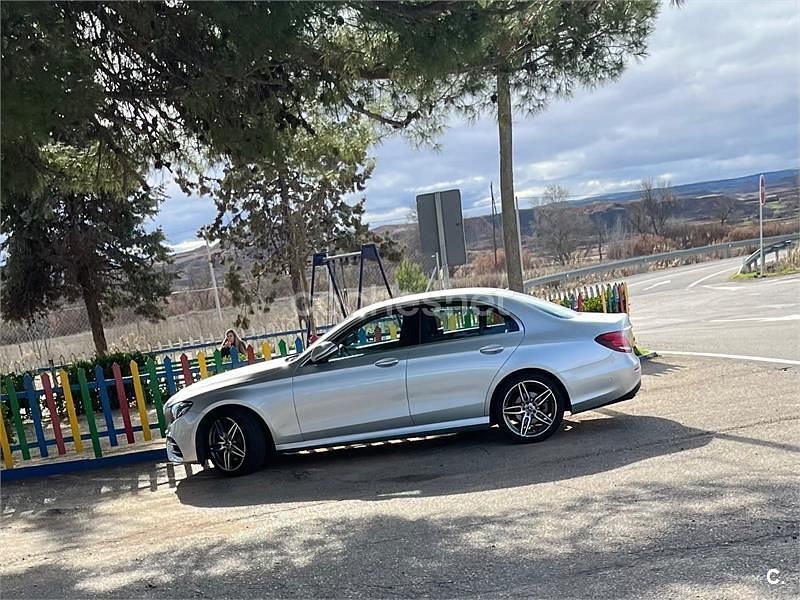 Usado Mercedes E220 194 CV (142 kW) 2018 Gris / plata Berlina