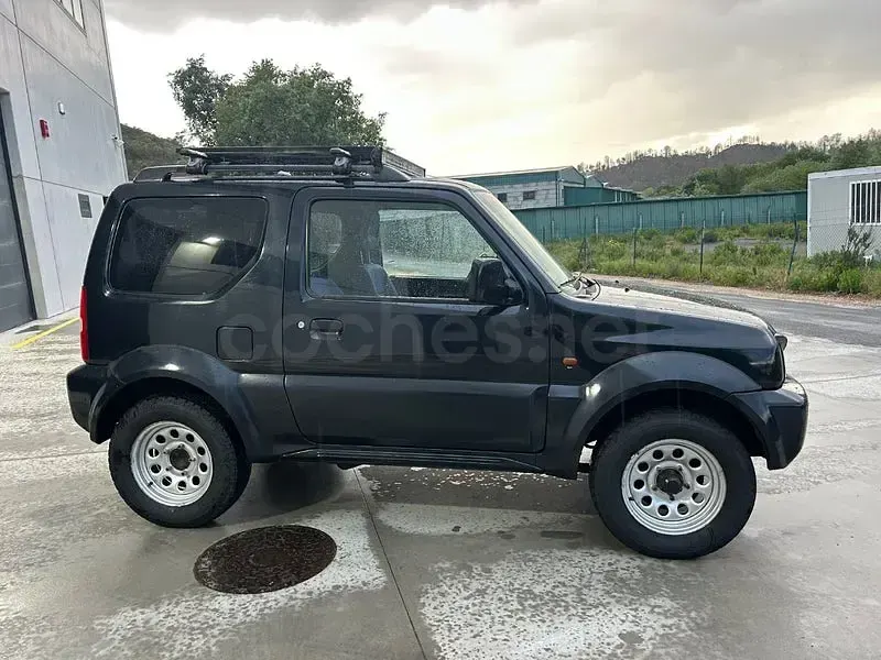 Usado Suzuki Jimny 85 CV (62 kW) 2006 Negro SUV
