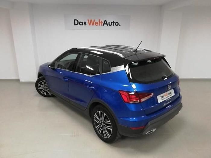 Azul Usado 2023 Seat Arona FR SUV | 19.900 € (Un poco caro) - Imagen 1/4