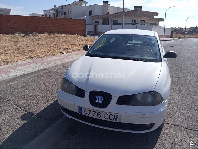 Usado Seat Ibiza 64 CV (47 kW) 2003 Blanco Berlina