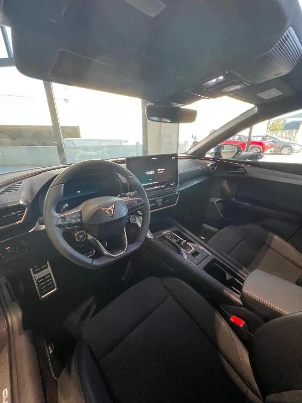 Nuevo Cupra Leon 115 CV (84 kW) 2026 Violeta/lila