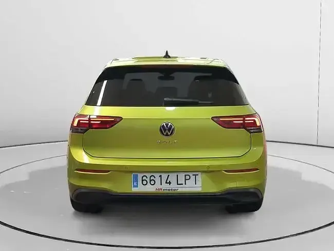 Usado VW Golf VIII Life 110 CV (80 kW) 2021 Verde Berlina