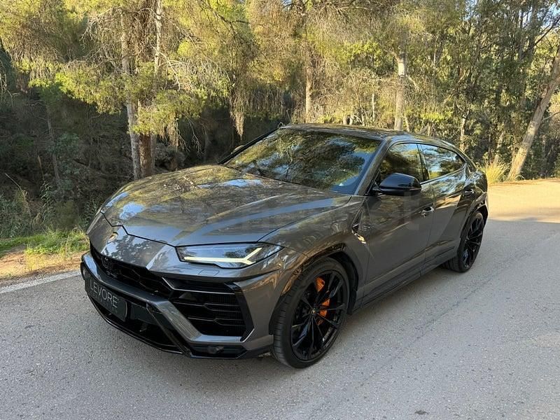 Usado Lamborghini Urus 666 CV (489 kW) 2022 Gris / plata SUV