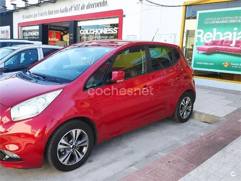 Usado Kia Venga 128 CV (94 kW) 2018 Rojo Utilitario