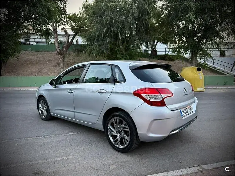 Usado Citroën C4 92 CV (67 kW) 2014 Gris / plata Berlina