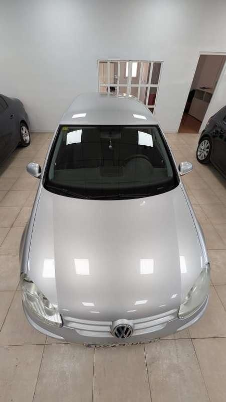 Usado VW Golf IV Highline 102 CV (75 kW) 2005 Gris Utilitario