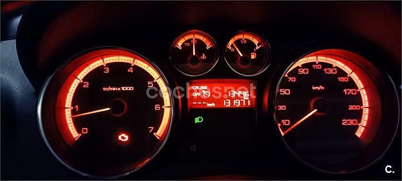 Gris / plata Usado 2010 Peugeot 308 Sportium Berlina | 3000 € (Super precio) - Imagen 1/4