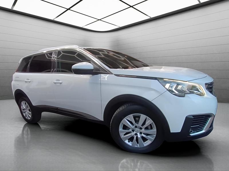 Usado Peugeot 5008 Active 130 HP (95 kW) 2017 Branco SUV