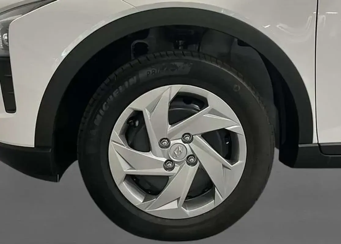 Usado Hyundai Bayon 101 CV (74 kW) 2024 Blanco SUV