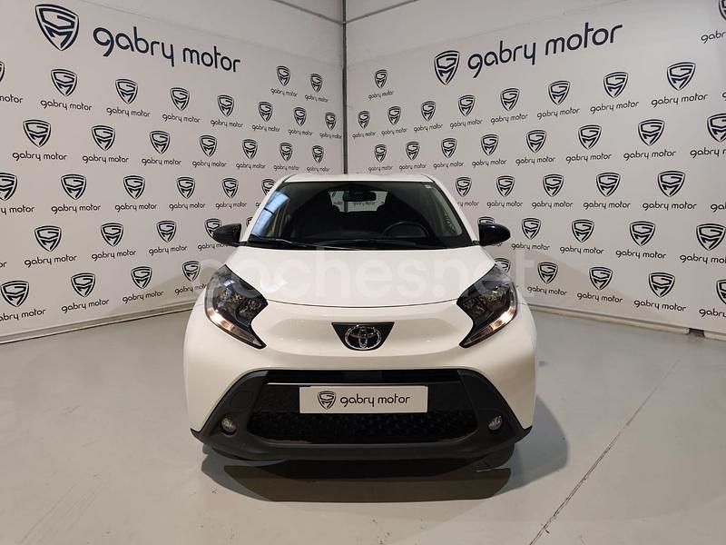 Usado Toyota Aygo X 72 CV (52 kW) 2022 Blanco SUV