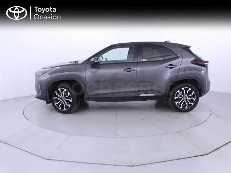 Usado Toyota Yaris Cross Active 116 CV (85 kW) 2022 Gris / plata SUV