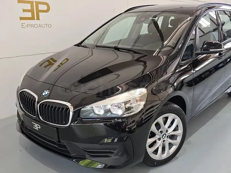 Usado BMW 218 150 CV (110 kW) 2018 Negro Familiar