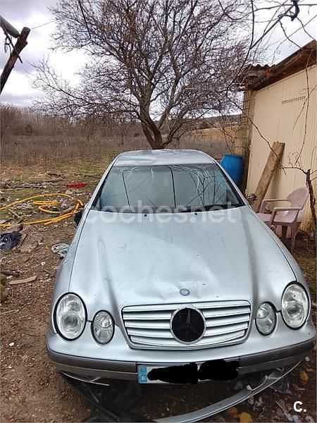 Usado Mercedes CLK200 Elegance 136 CV (100 kW) 1998 Gris / plata Coupe
