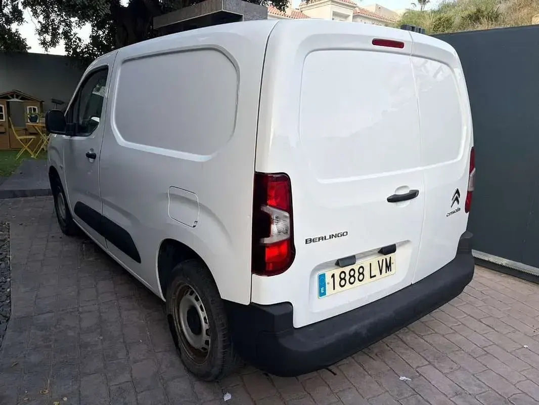 Usado Citroën Berlingo 102 CV (75 kW) 2022 Blanco Monovolumen