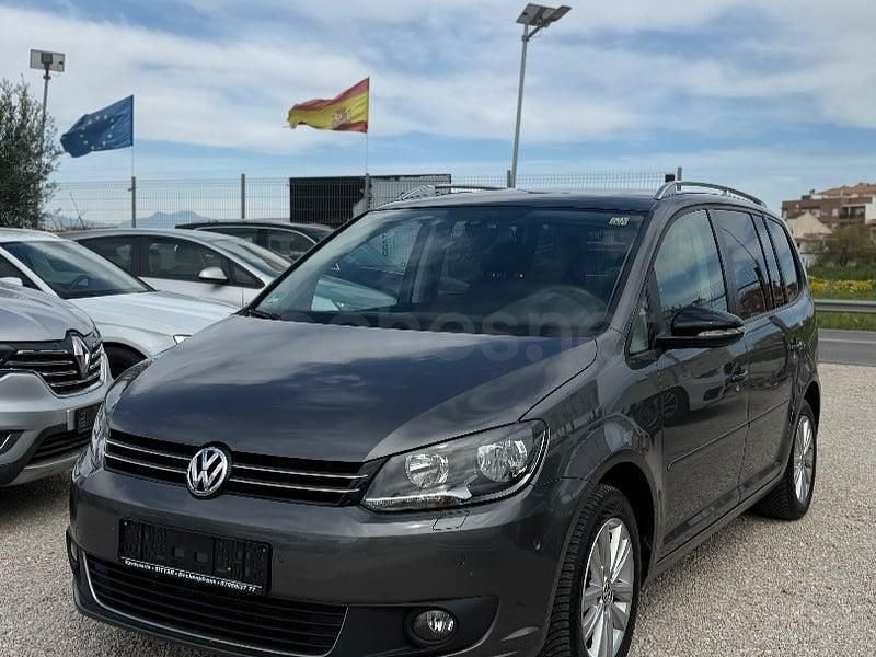 Usado VW Touran Advance 140 CV (102 kW) 2013 Gris / plata Monovolumen