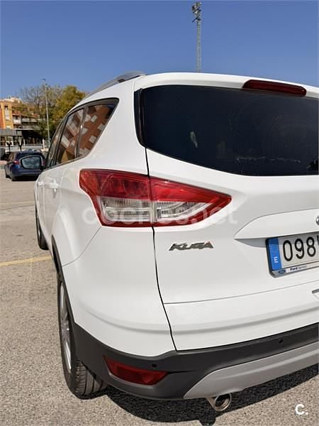 Usado Ford Kuga Titanium 140 CV (102 kW) 2014 Blanco SUV