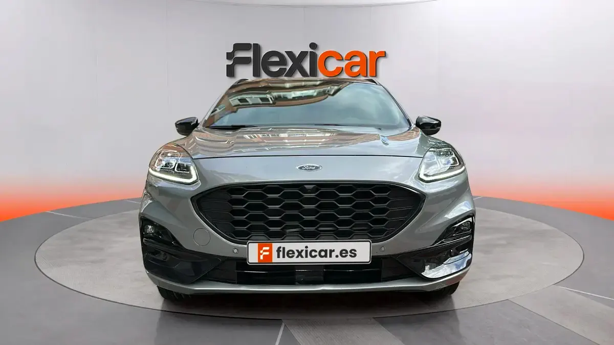 Usado Ford Kuga ST-Line X 225 CV (165 kW) 2023 Gris SUV
