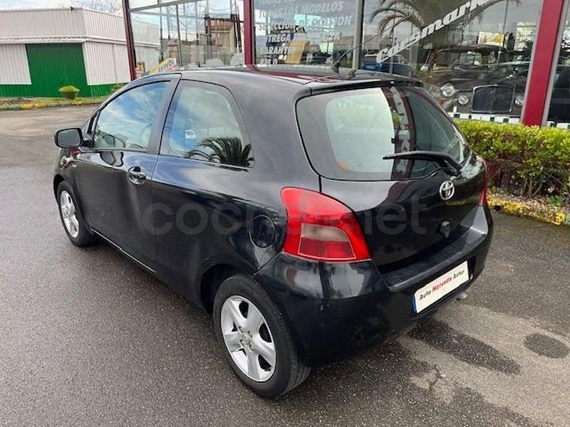 Usado Toyota Yaris 90 CV (66 kW) 2006 Negro Berlina