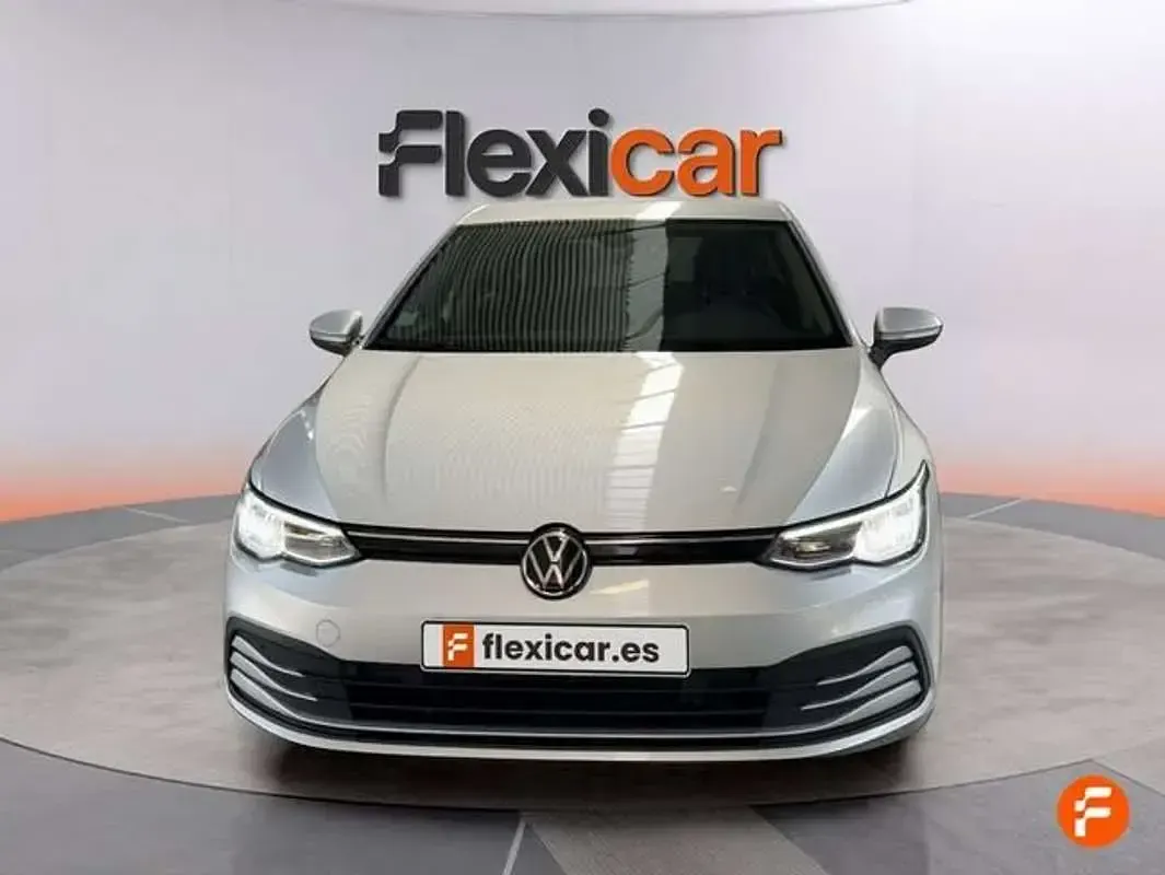 Usado VW Golf VIII Life 116 CV (85 kW) 2022 Gris Utilitario