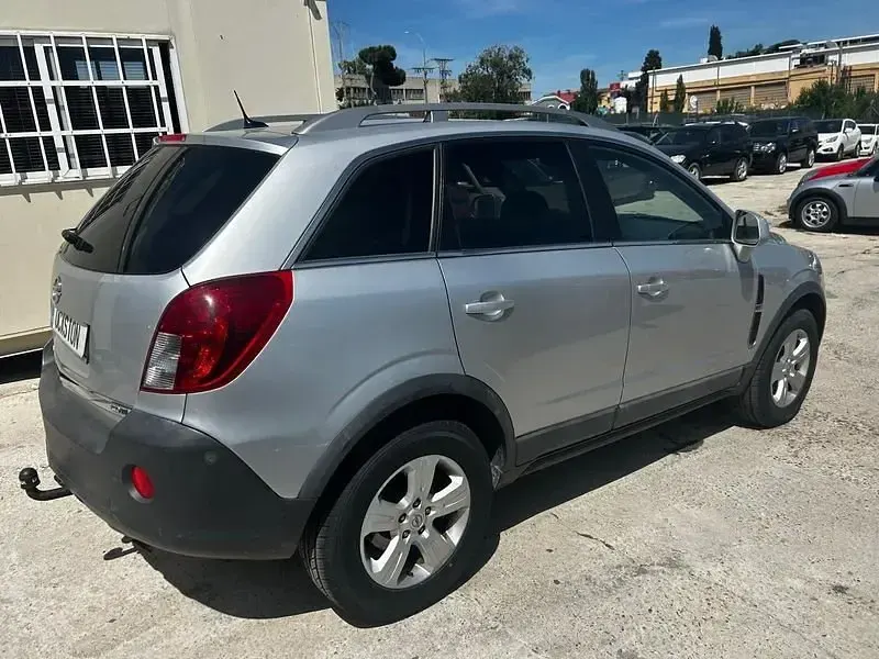 Usado Opel Antara Selective 163 CV (119 kW) 2014 Gris SUV