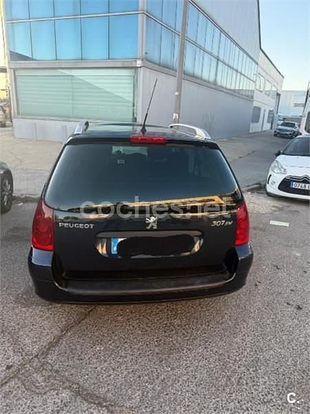 Usado Peugeot 307 110 CV (80 kW) 2006 Azul Familiar