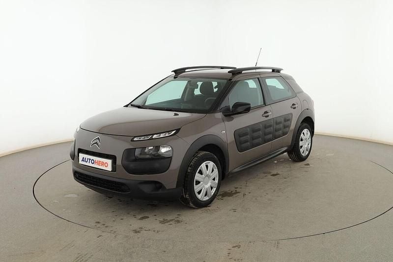 Begagnad Citroën C4 Feel 100 HK (73 kW) 2017 Grå SUV