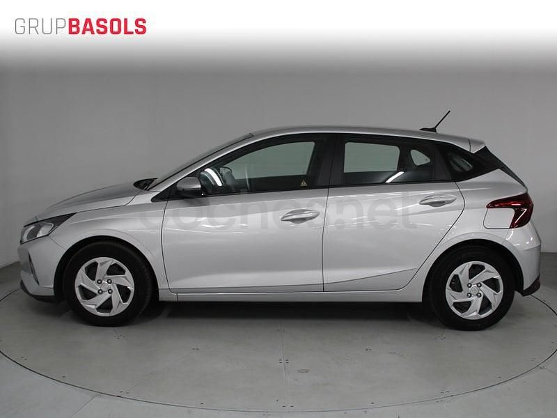 Usado Hyundai i20 84 CV (61 kW) 2022 Gris / plata Utilitario