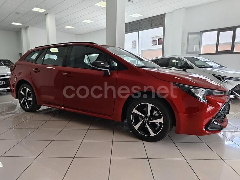 Nuevo Toyota Corolla Active 140 CV (102 kW) 2025 Rojo Familiar