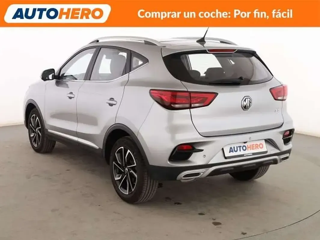 Usado MG ZS Luxury 111 CV (81 kW) 2024 Gris SUV
