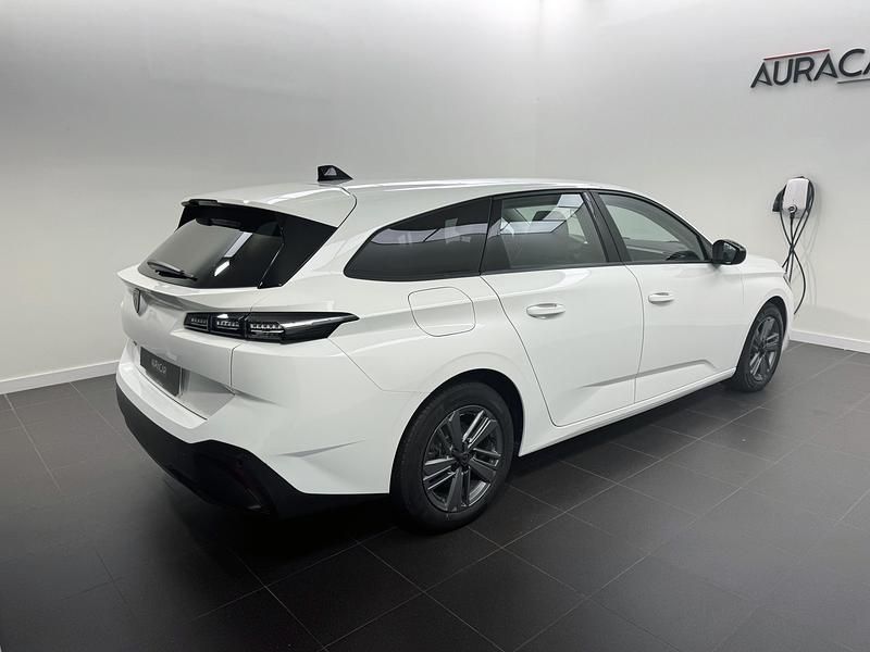 Usado Peugeot 308 Active 130 CV (95 kW) 2022 Blanco