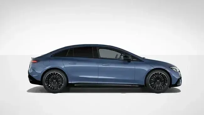 Nuevo Mercedes EQE350 AMG 234 kW (319 CV) 2026 Azul Berlina
