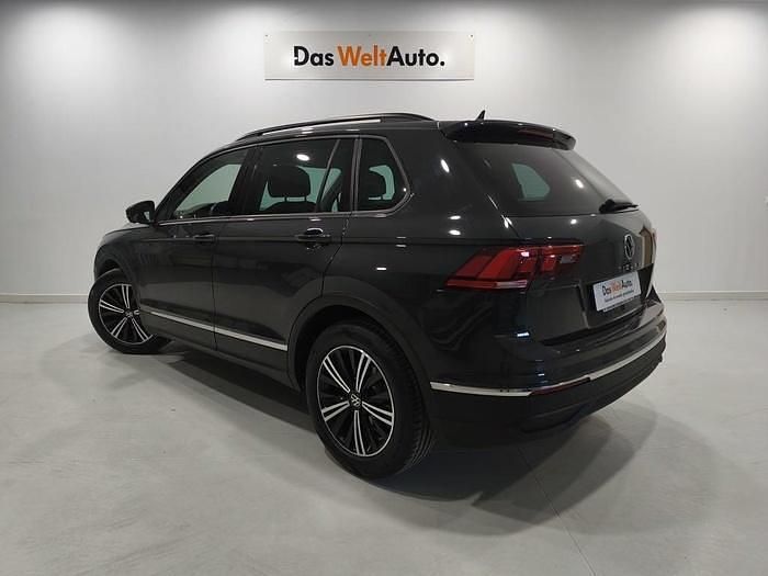 Gris Usado 2022 VW Tiguan Life SUV | 24.900 € (Precio justo) - Imagen 1/4