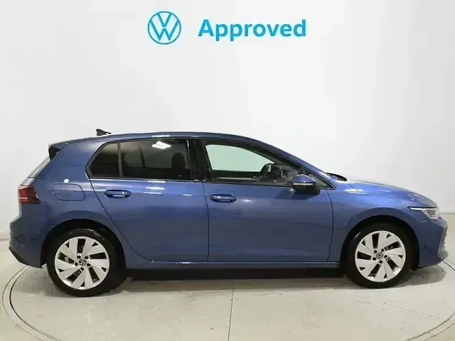 Usado VW Golf VIII 115 CV (84 kW) 2025 Azul Berlina