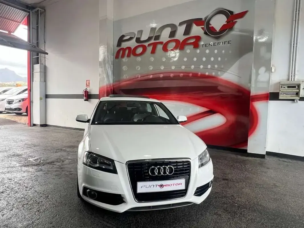 Usado Audi A3 S-Line 105 CV (77 kW) 2012 Blanco Utilitario