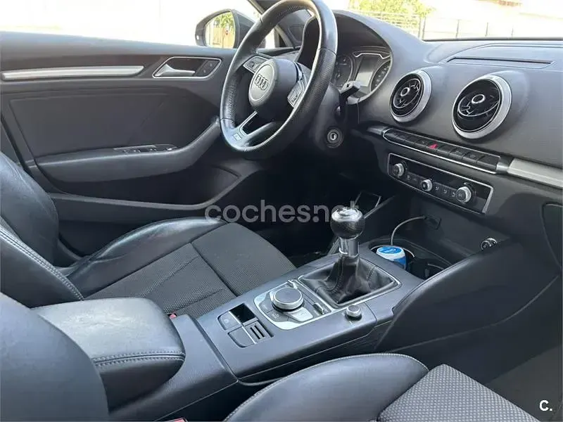 Usado Audi A3 S-Line 116 CV (85 kW) 2019 Negro Berlina