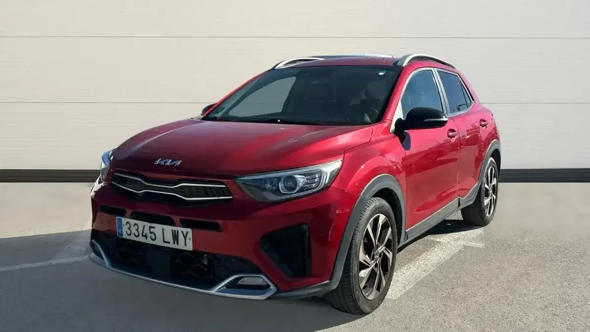 Usado Kia Stonic GT-Line 120 CV (88 kW) 2022 Rojo SUV