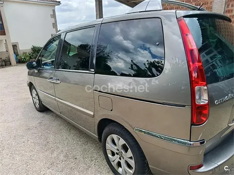 Usado Citroën C8 Exclusive 138 CV (101 kW) 2008 Beige Monovolumen