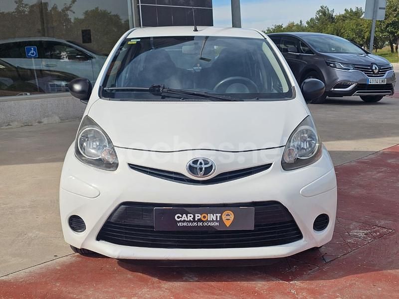 Usado Toyota Aygo City 68 CV (50 kW) 2013 Blanco Utilitario