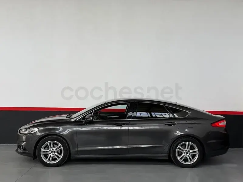 Usado Ford Mondeo Titanium 150 CV (110 kW) 2016 Gris / plata Berlina