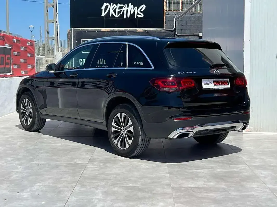 Usado Mercedes GLC300 321 CV (236 kW) 2021 Negro SUV