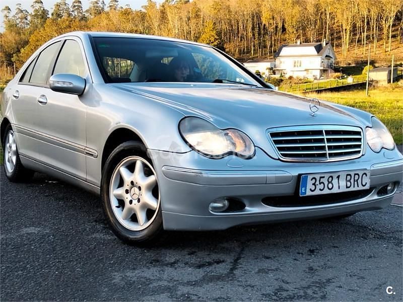 Gris / plata Usado 2001 Mercedes C200 Elegance Berlina | 5300 € (Un poco caro) - Imagen 1/4