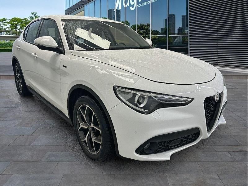 Usado Alfa Romeo Stelvio Sprint 190 CV (139 kW) 2021 Negro SUV