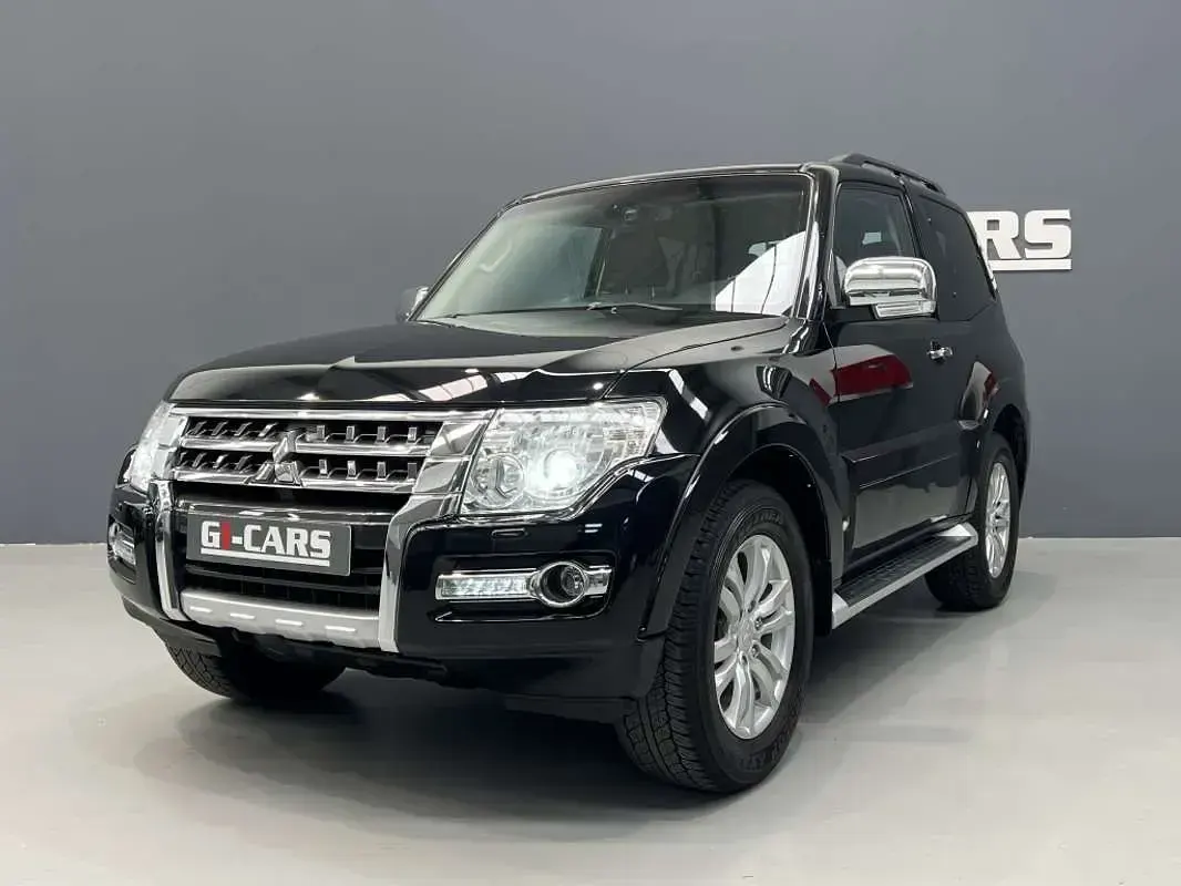 Usado Mitsubishi Montero 200 CV (147 kW) 2015 Negro SUV