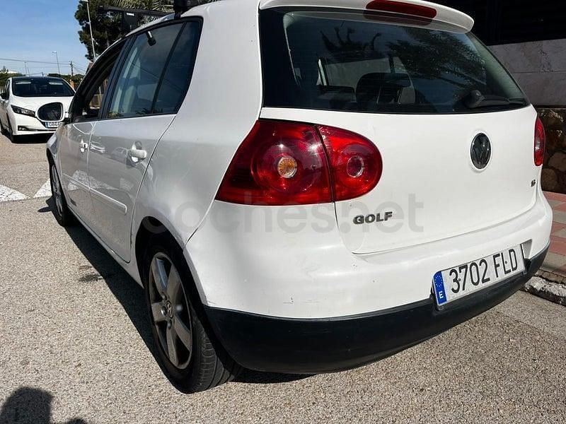 Usado VW Golf V Highline 102 CV (75 kW) 2007 Blanco Berlina