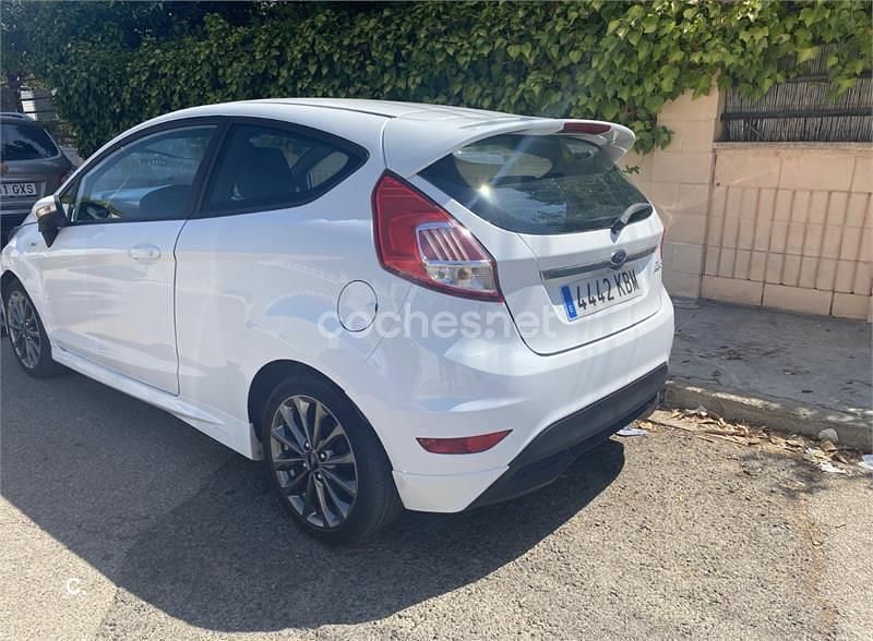 Blanco Usado 2017 Ford Fiesta ST-Line Utilitario | 9100 € (Precio justo) - Imagen 1/3