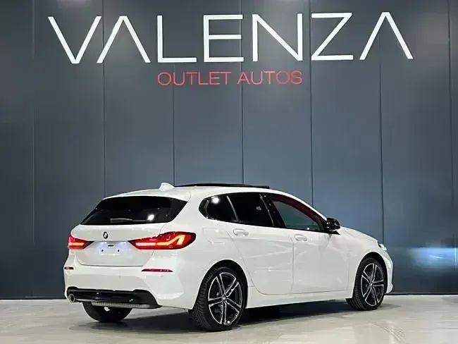 Usado BMW 118 Sport Line 136 CV (100 kW) 2020 Blanco Utilitario